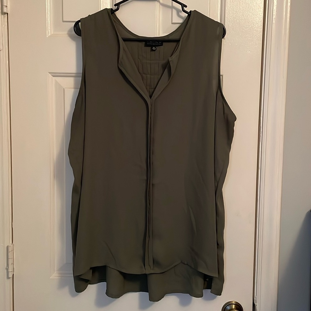 Cameo olive green flowy tank top